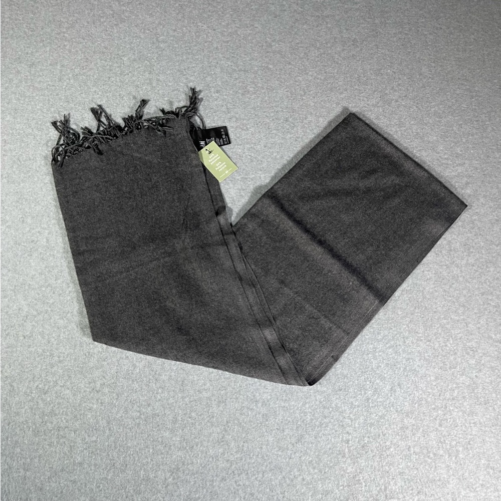 H&M dark gray unisex scarf